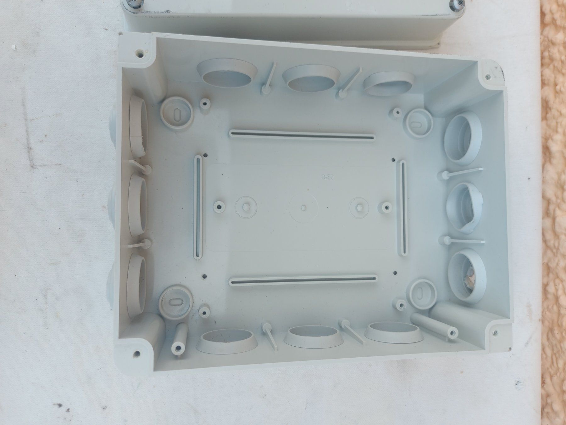 Alimentazione elettrica: Gehäuse SCHWEITZER Typ B5 250x195mm – Usato da Rheinau venduto da profitronic.shop 2