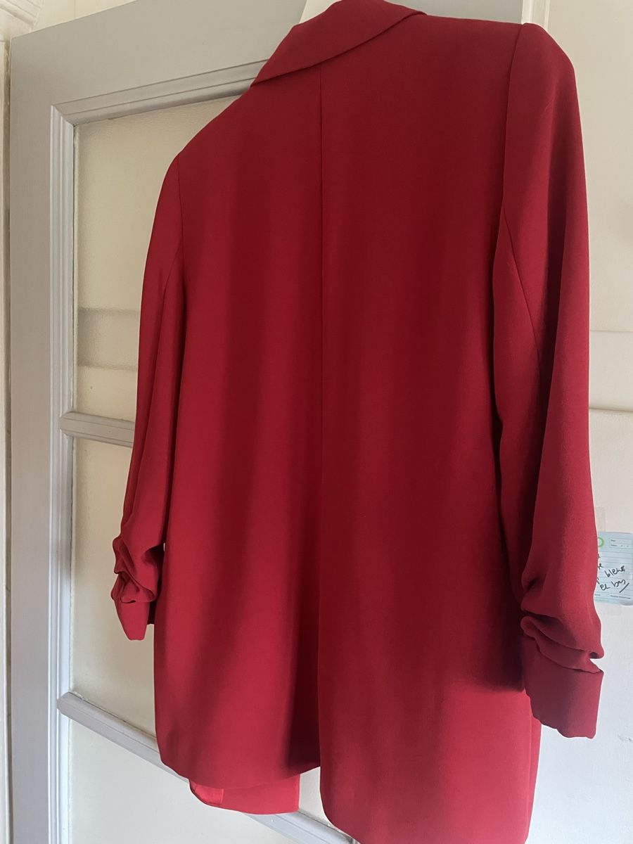Mango Vestes: Blazer Mango rouge  – D'occasion à Lausanne par sa_b 4