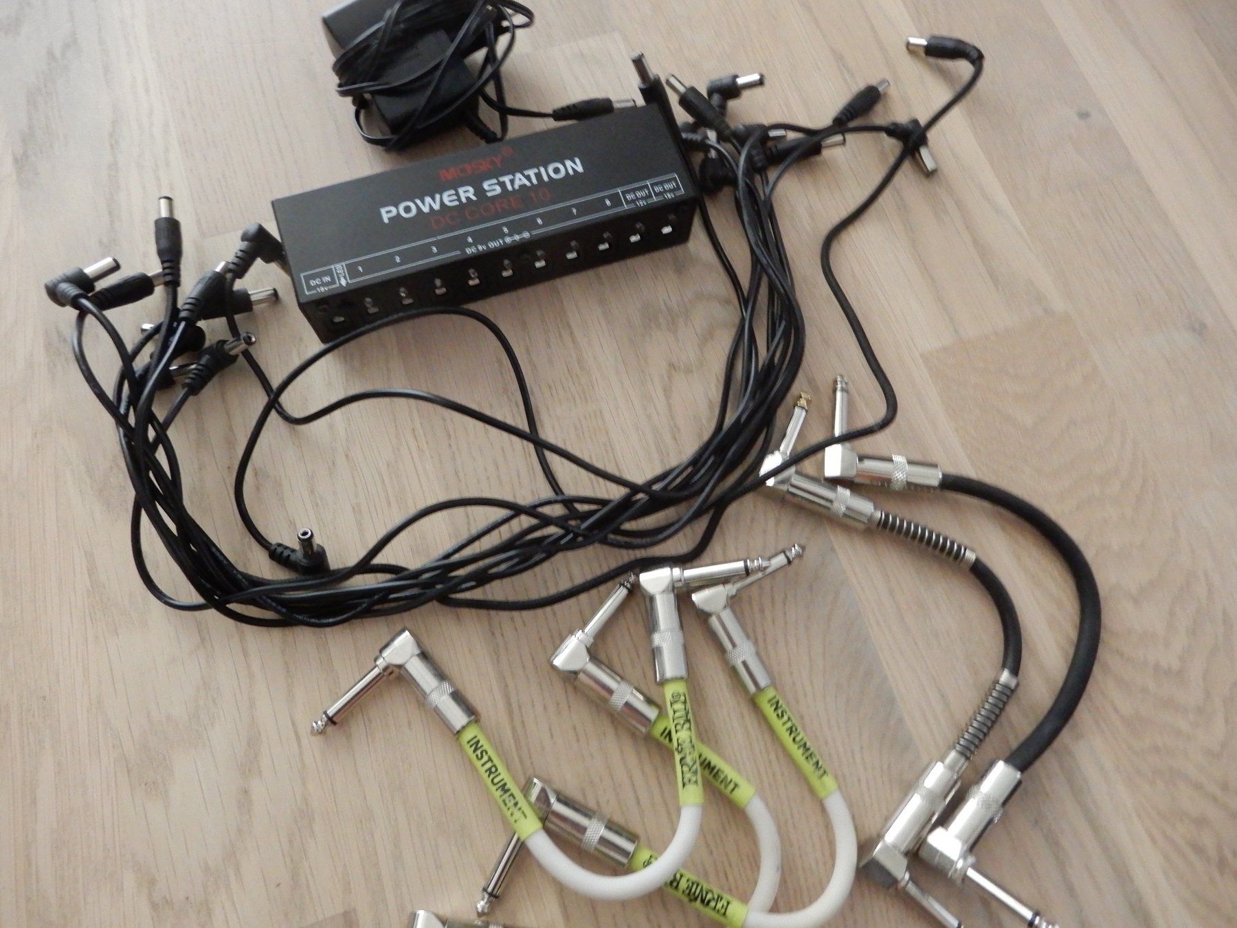 Instruments de musique: Power Station für Effect pedals – D'occasion à Volketswil par asda