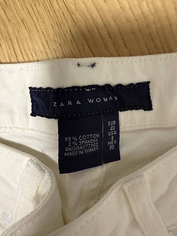 Pantaloni: Damen Shorts – Usato da Dietlikon venduto da AngelinaSt. 1