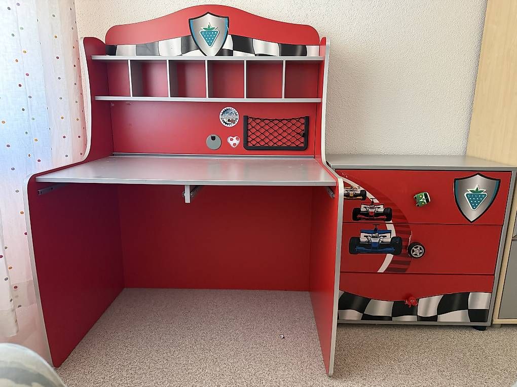 Bureaux: Kinderschreibtisch mit Kommode – D'occasion à Ermatingen par pid_w77n 1