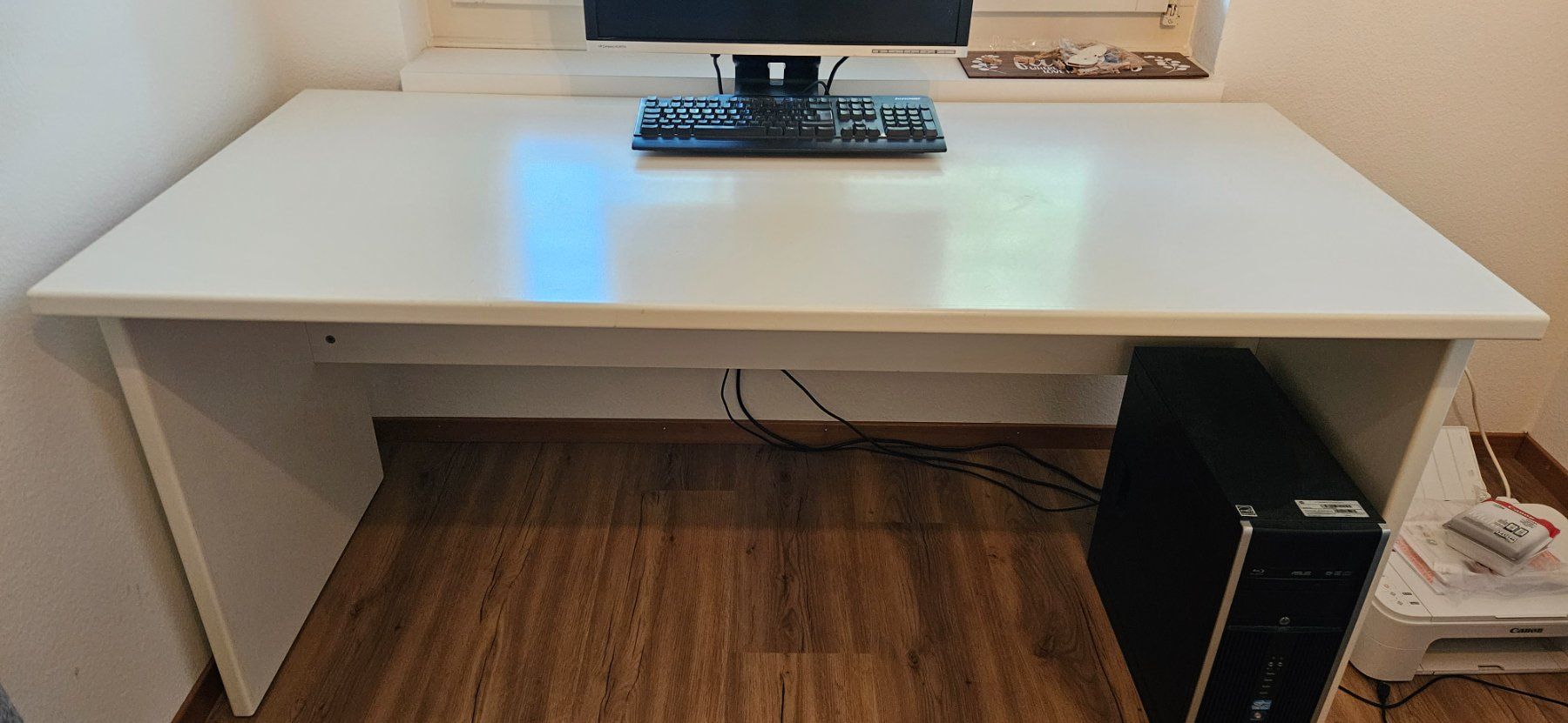 Schreibtische: Bürotisch – Gebraucht aus Seuzach von nad_5x2y