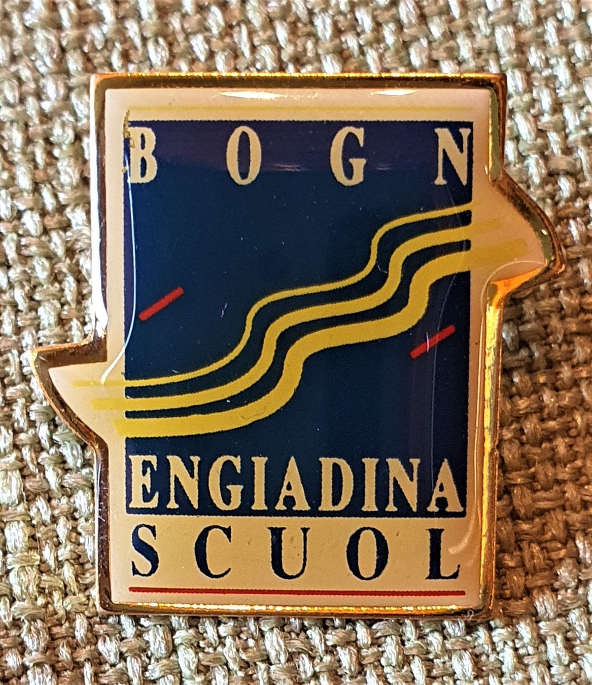 Placchette & Badge: M291 - Pin BOGN Engiadina Scuol – Usato da Reinach BL venduto da Boston-Verkauf