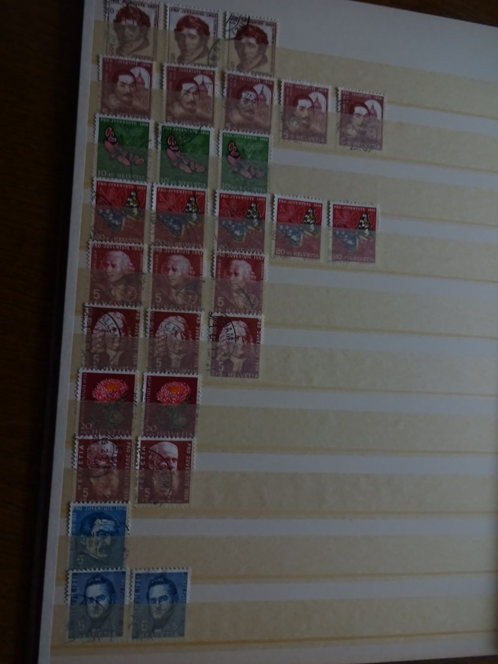 Tutti i francobolli: CH Marken mit Album – Usato da Cham venduto da mktreasure 4