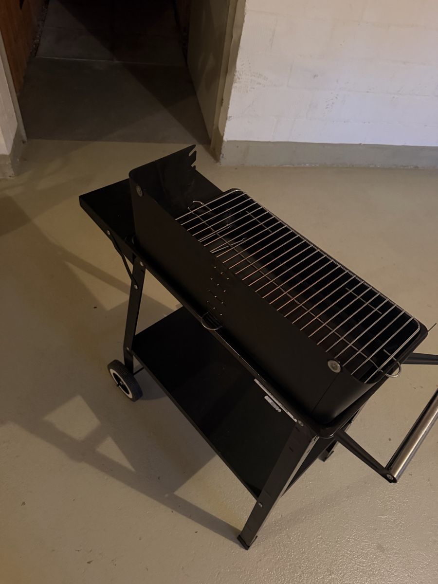 Grils: Holz Grill  – D'occasion à Steinmaur par rod_5lkr 1
