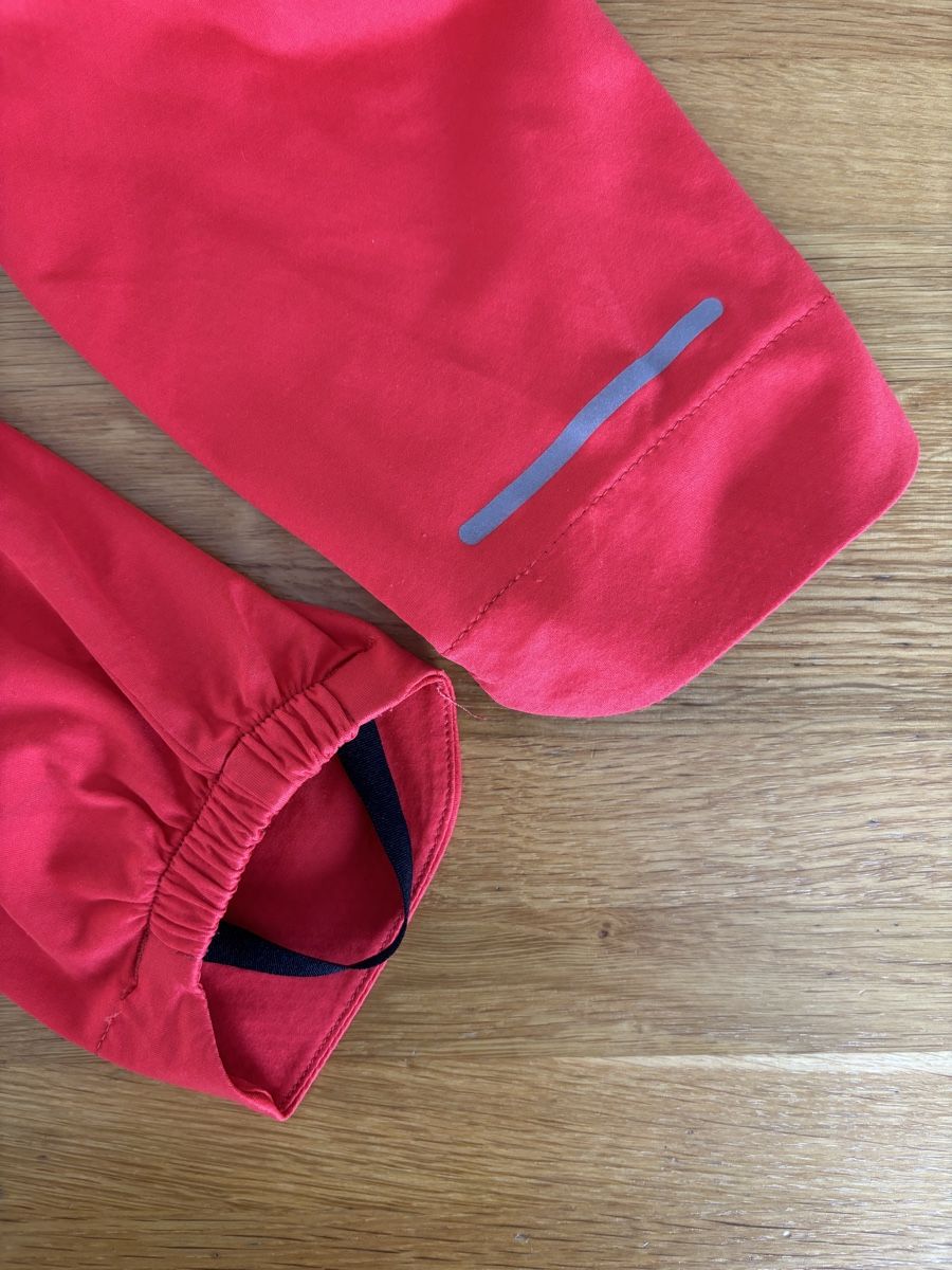 Asics Giacche: Asics Laufjacke – Usato da Nänikon venduto da Elements4 3