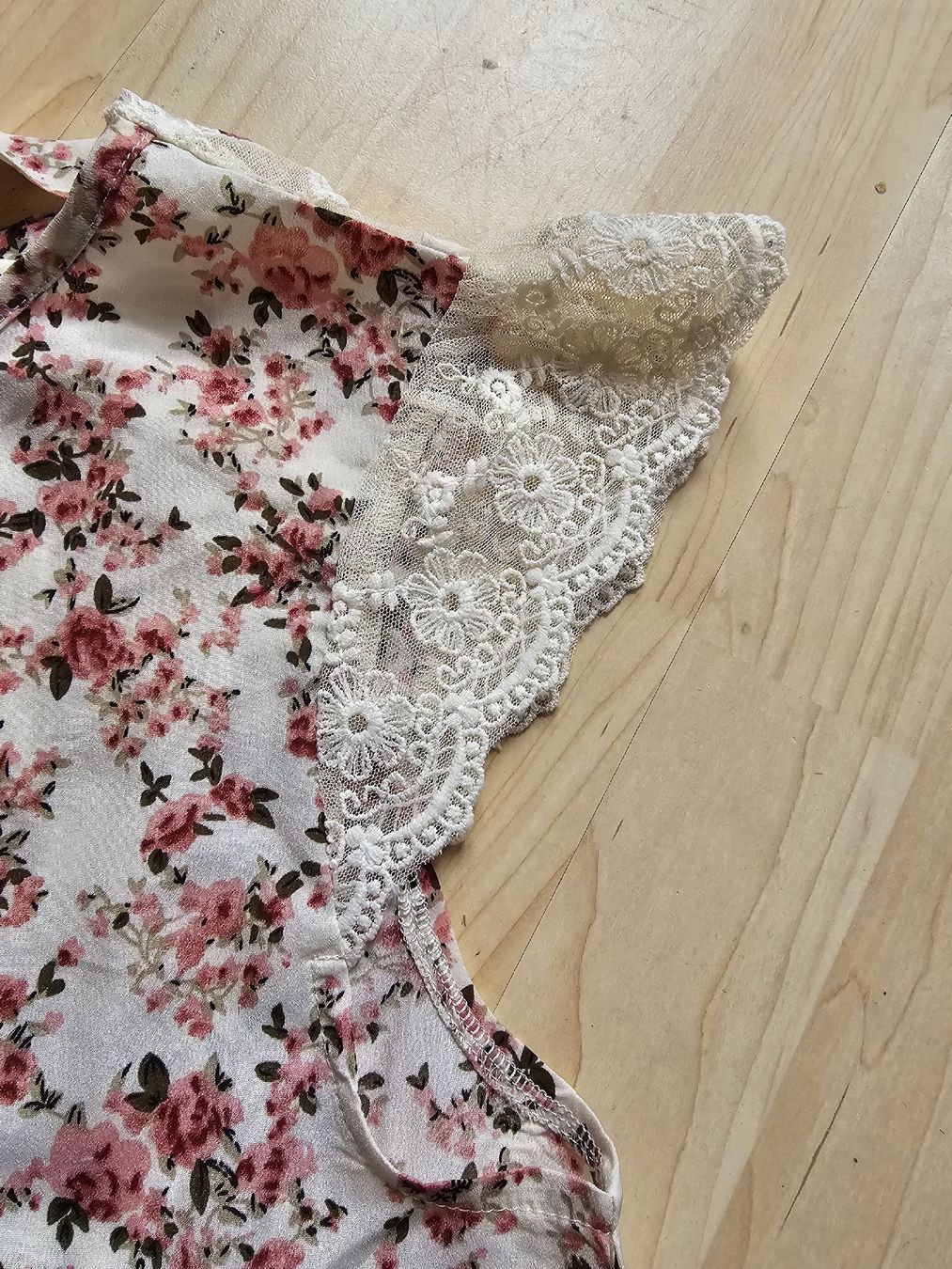 Shein T-Shirts: Blumen Shirt 38 – Neu (gemäss Beschreibung) aus Büttikon AG von PAM120319 1