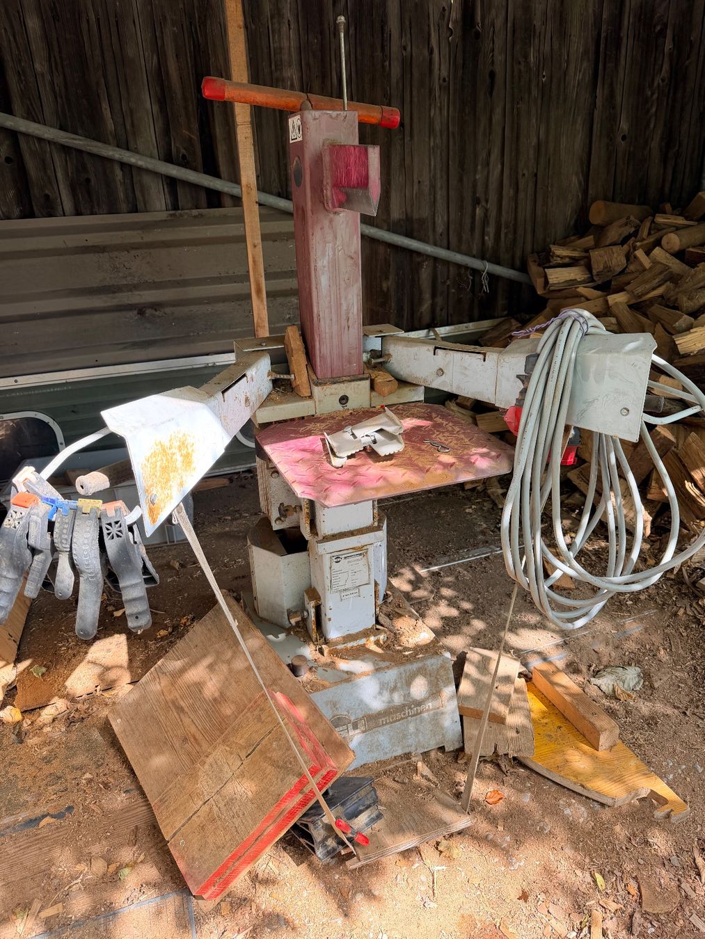 Tutte le macchine: Holzspaltmaschine / Holzspalter – Usato da Walterswil SO venduto da Porsche930 1