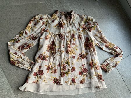 ZARA Bluse Blumenmuster Grösse S neuwertig