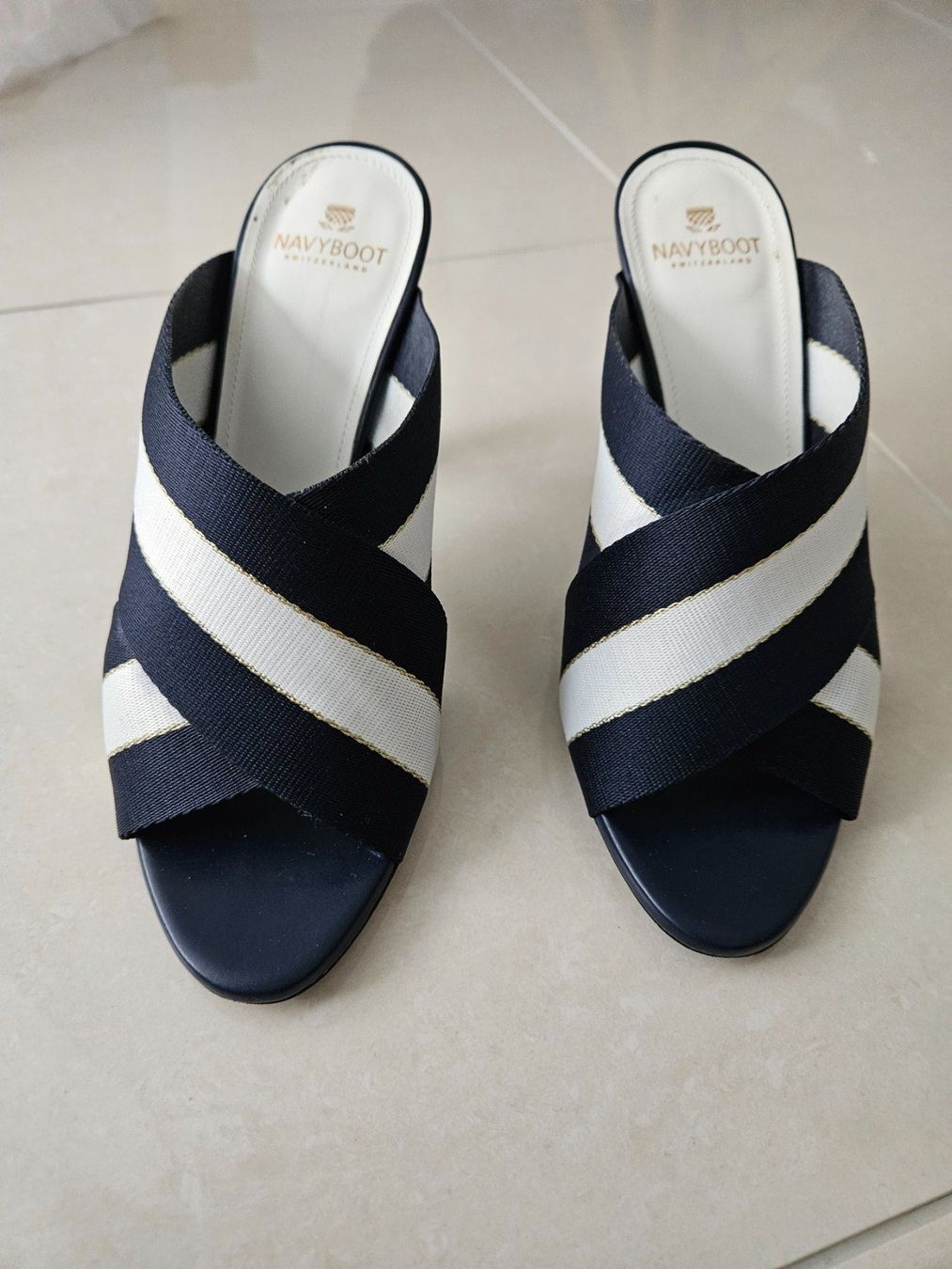 Navyboot Damenschuhe: Sandlatte von Navyboot – Gebraucht aus Thalwil von bri_667j