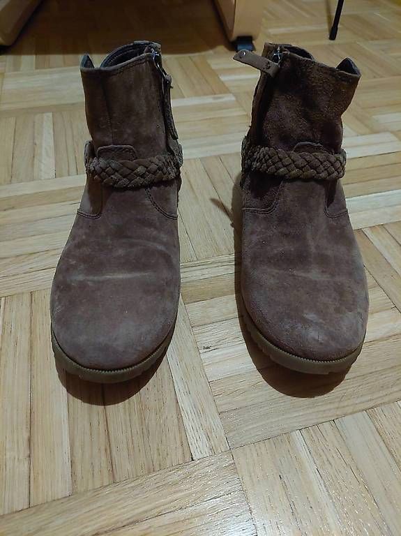 Damenschuhe: vends chaussures Teva taille 39 très peu portées – Gebraucht aus Onex von morelan