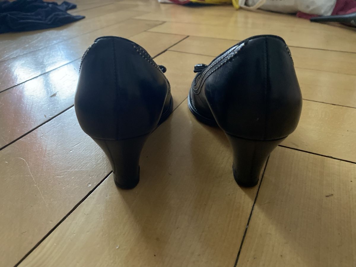 Scarpe da donna: Women's Pumps black leather size 37 – Usato da Zürich venduto da mar_zn2k 4