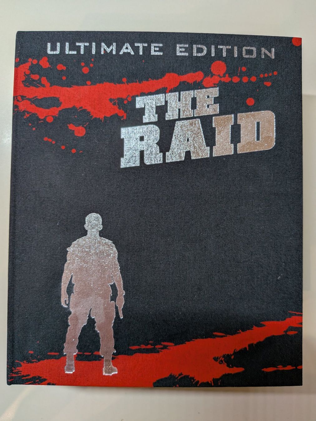 Tutti i DVDs: The Raid - Ultimate Edition [2Blu-rays+3DVDs+CD] – Usato da Port venduto da gecotom