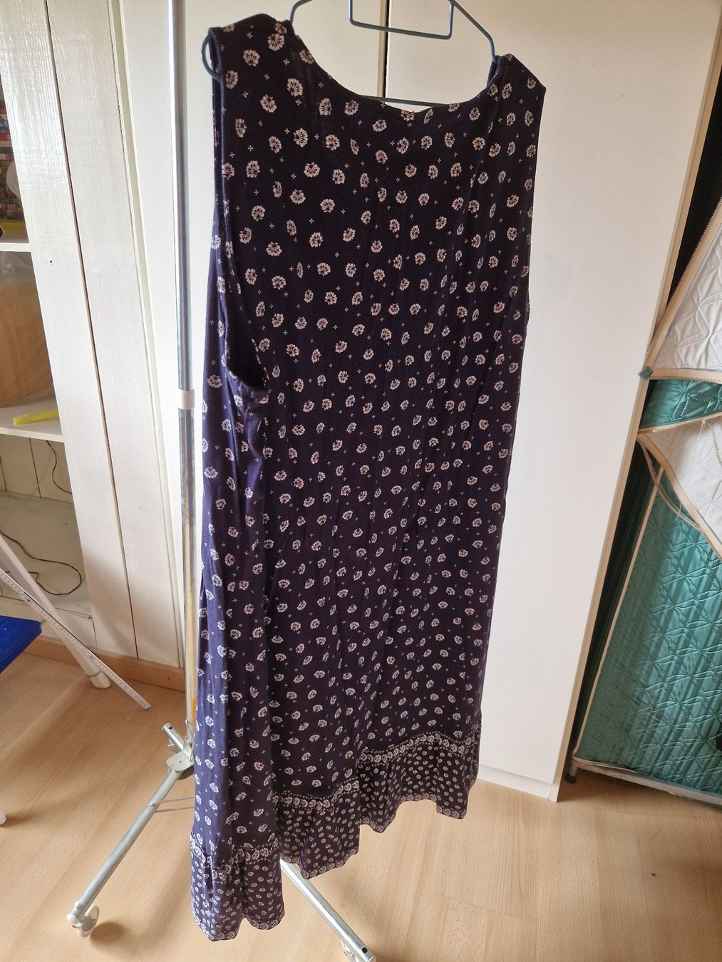 Kleider: Kleid Dunkel Blau mit Weiss gemustert – Gebraucht aus Niederbipp von Trude04 5