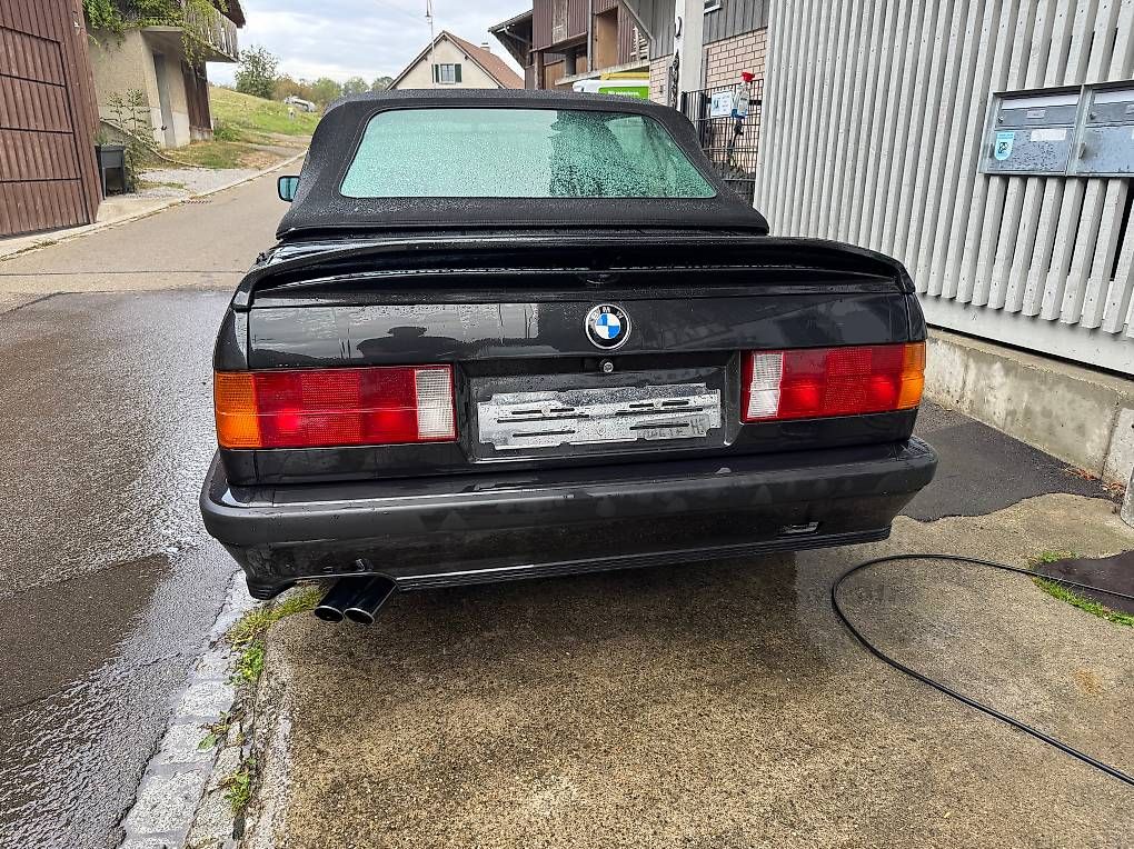 Autos: Schöner E30 325i Cabrio Bmw  – D'occasion à Elsau par install2 4