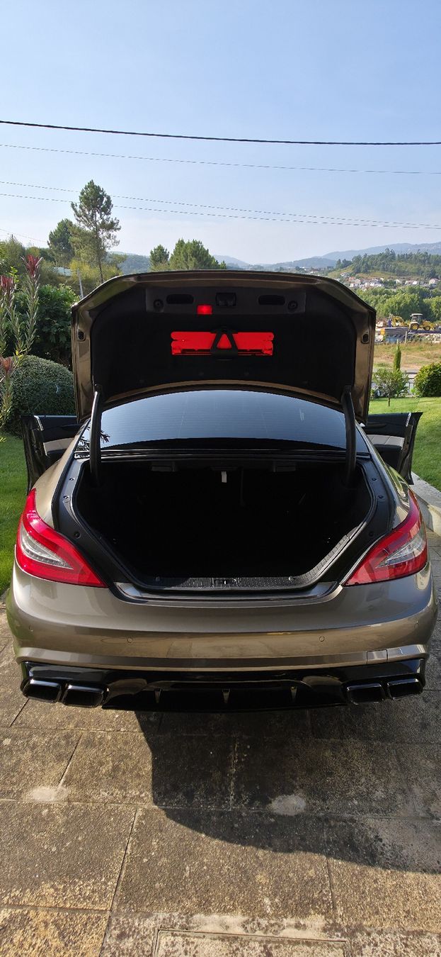 Mercedes-Benz Automobili: Mercedes CLS 500 – Usato da Kerzers venduto da Nunaocmm 4