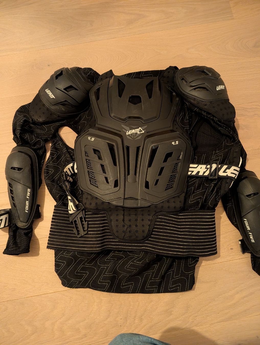 Leatt Protezioni & Imbottiture: Leatt Body Protector 4.5 / Protektorweste – Usato da Münsingen venduto da Phibe59 1