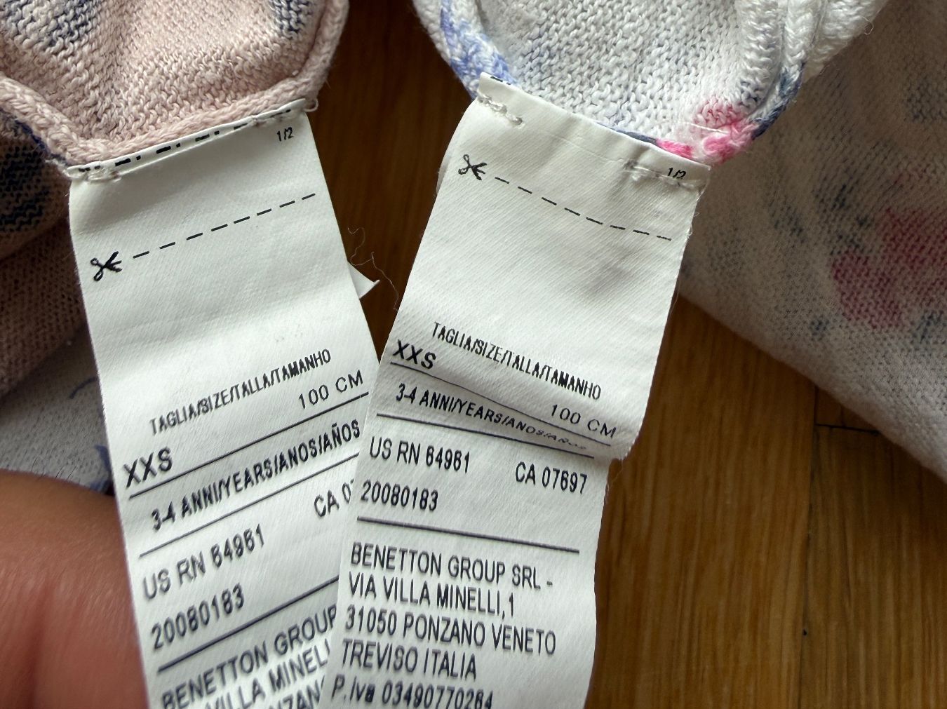 Maglioni & Felpe: Kleiderpaket Mädels, Grösse 100 - Pullover (x2) – Usato da Baden venduto da polveres 2