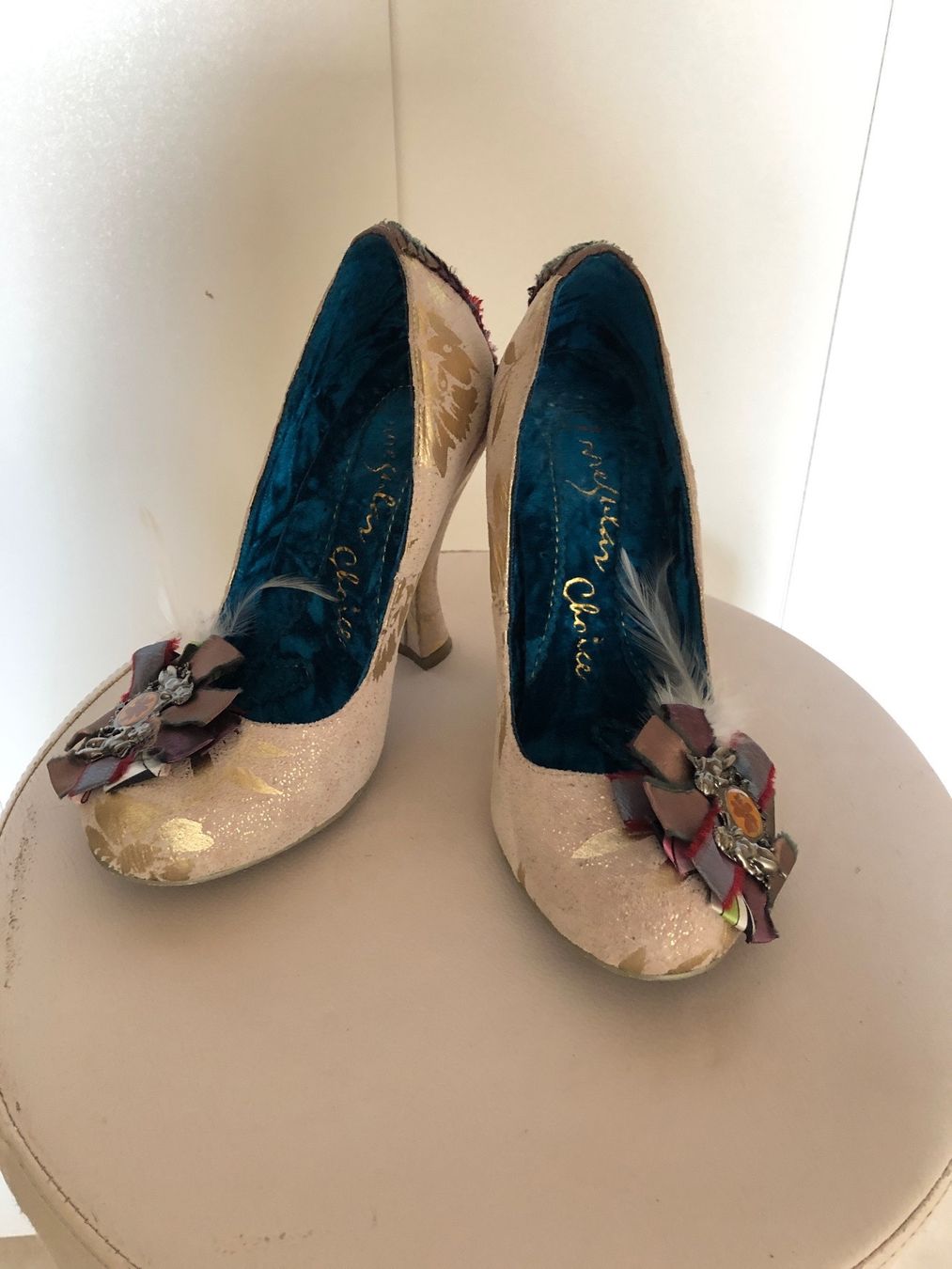 Scarpe da donna: Escarpins Irregular Choice beige et dorés taille 38 – Nuovo (secondo la descrizione) da Coppet venduto da Vanessamode