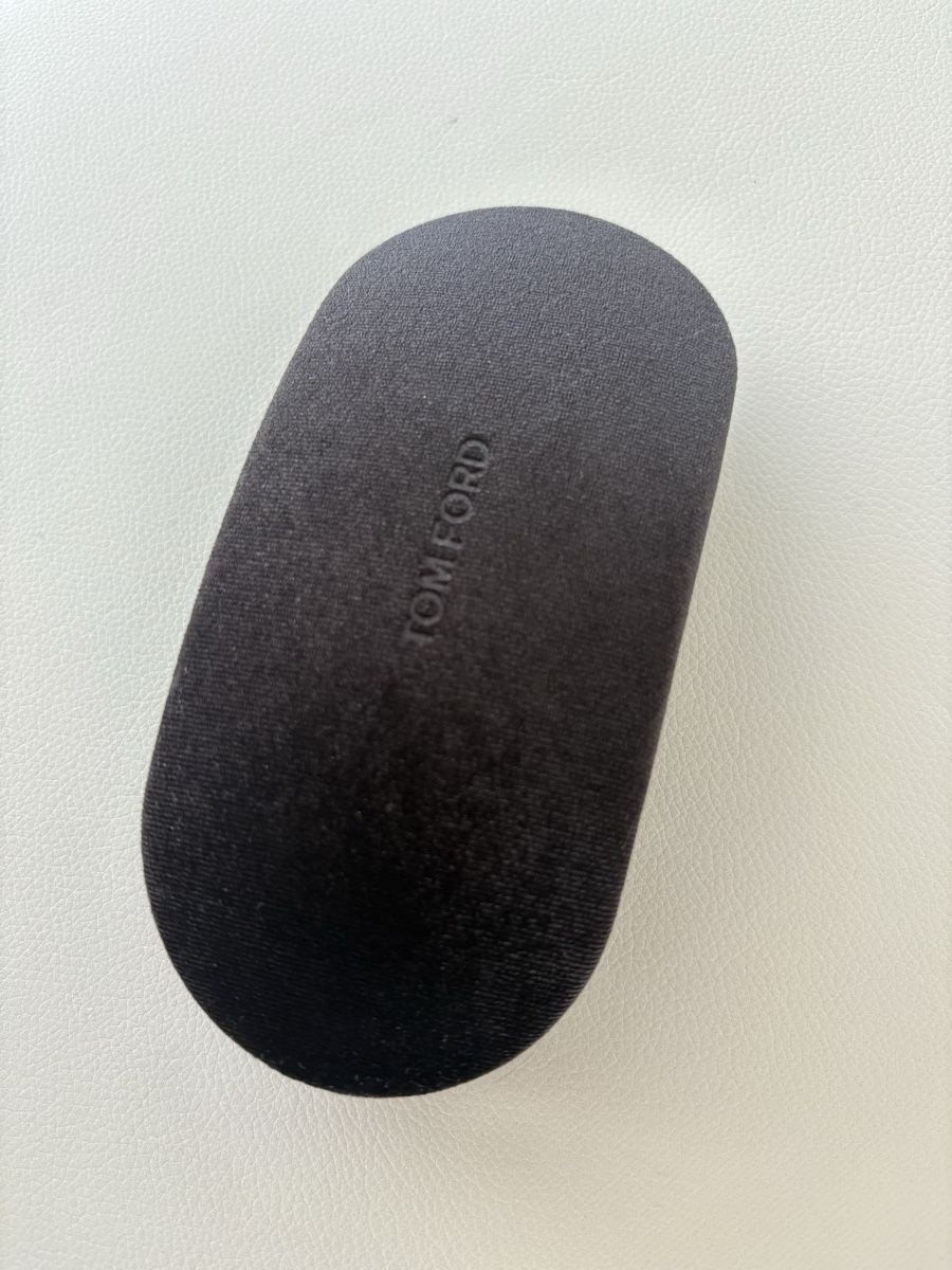 Tom Ford Occhiali & Lenti: Tom Ford glasses case, original – Nuovo (secondo la descrizione) da Lausanne venduto da oyu_hgg5 2