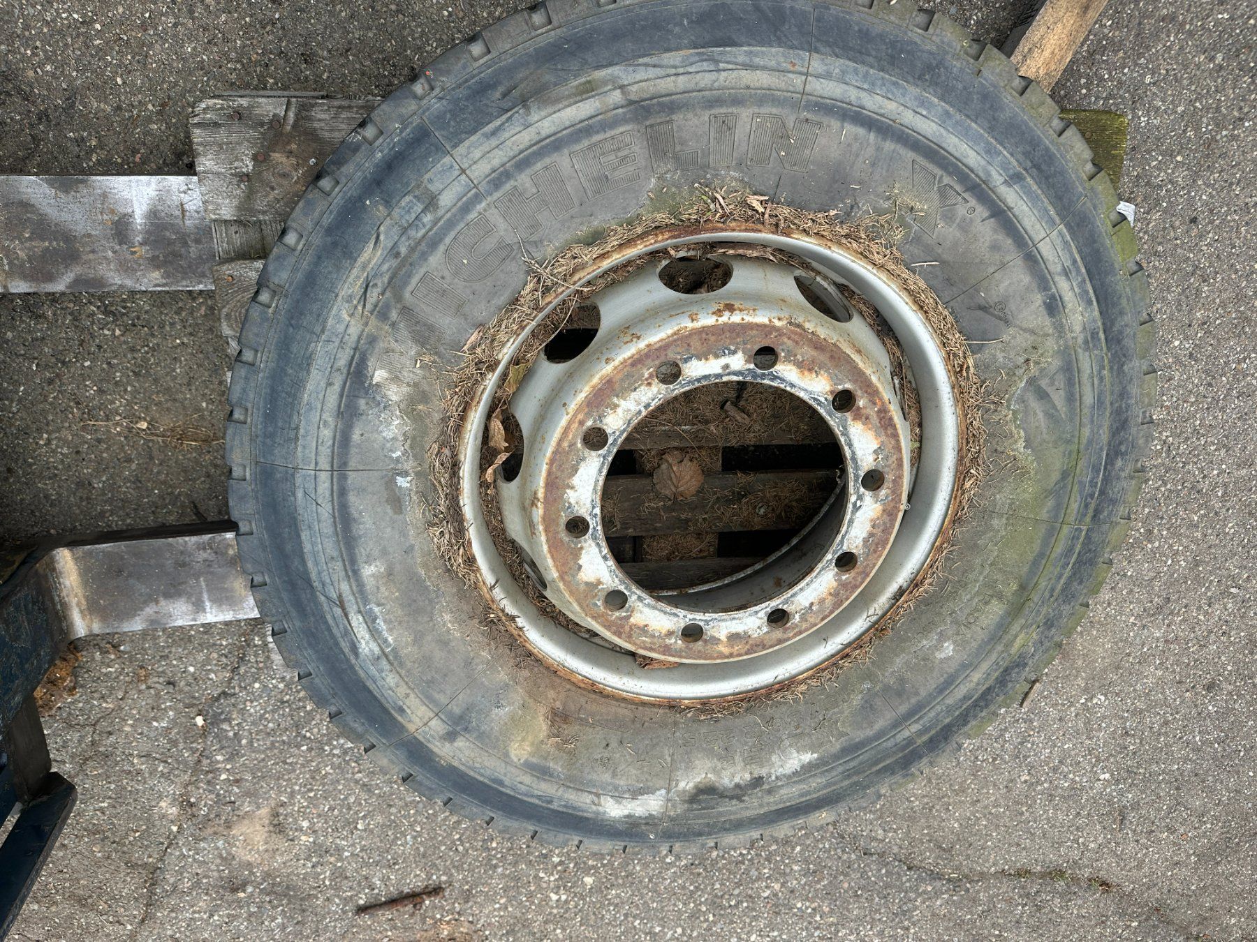 Pneumatici & Ruote complete: Rad 315/80R22.5 10 Loch – Usato da Siblingen venduto da mueller2698