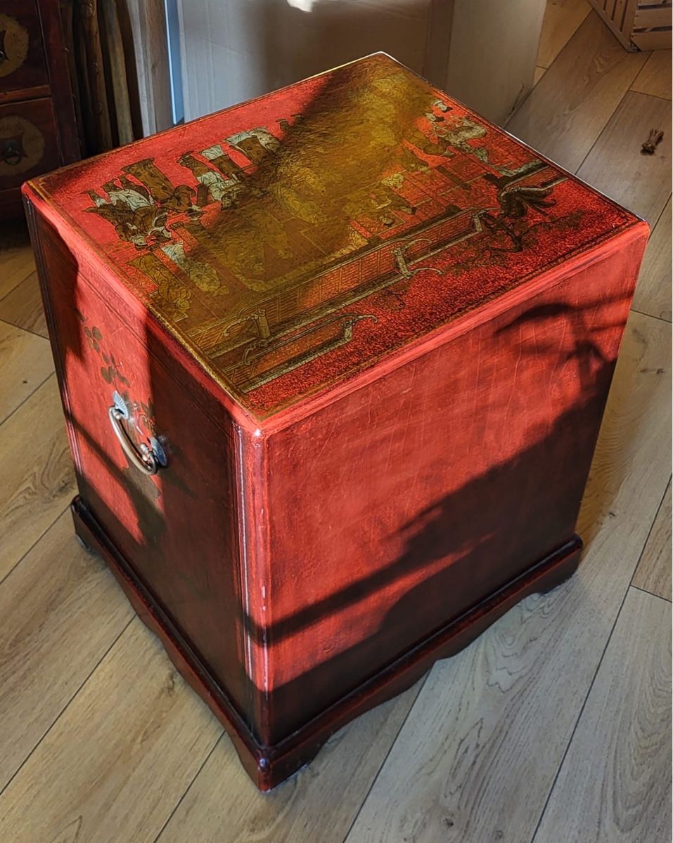 Cassettiere: RARE : Meuble chinois laqué rouge – Usato da Bursinel venduto da SeveralLives 1