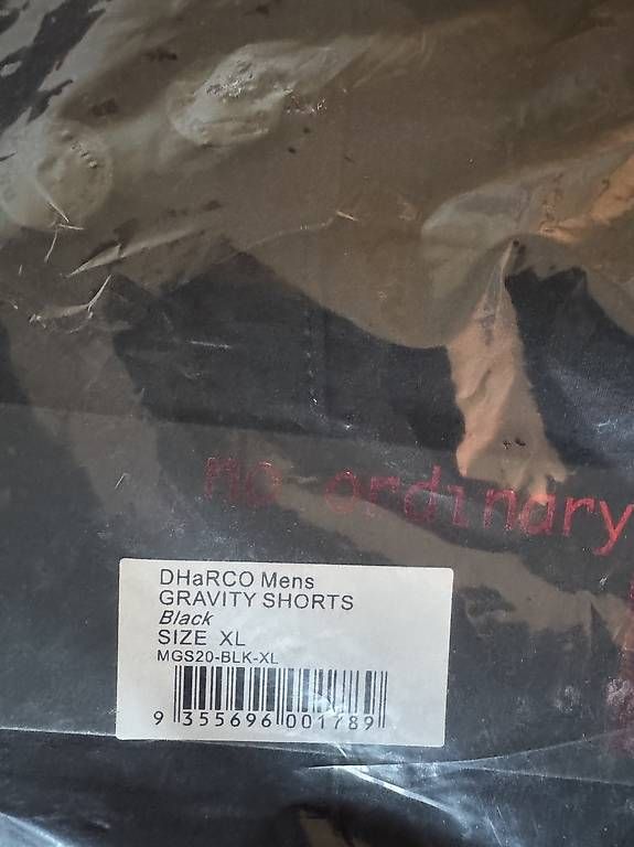 Pantaloni: Mens Gravity Shorts | Black Dharco – Usato da Cureglia venduto da hus_5f6l 3