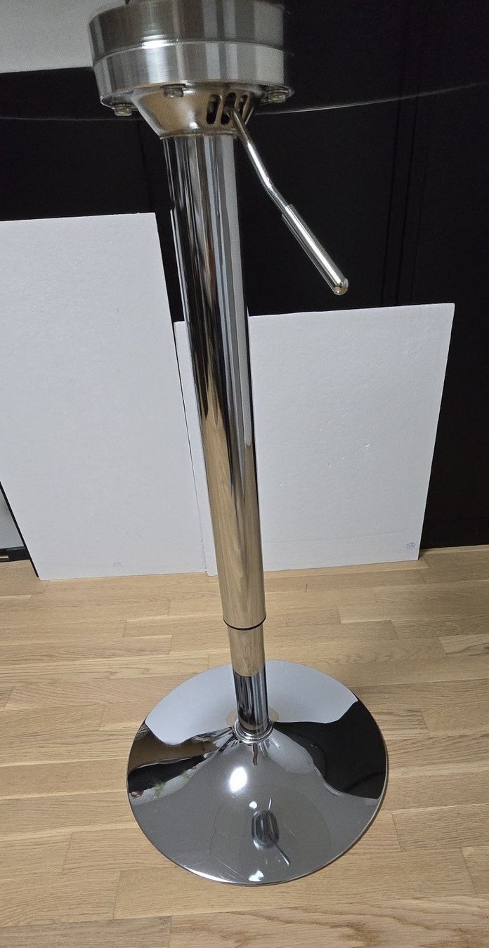 Tavoli: Stehtisch Glas/Chrom – Usato da Bergdietikon venduto da ewa1005 3