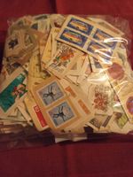 über 1/2 Kilo (530 Gramm) Briefmarken DDR auf Papier