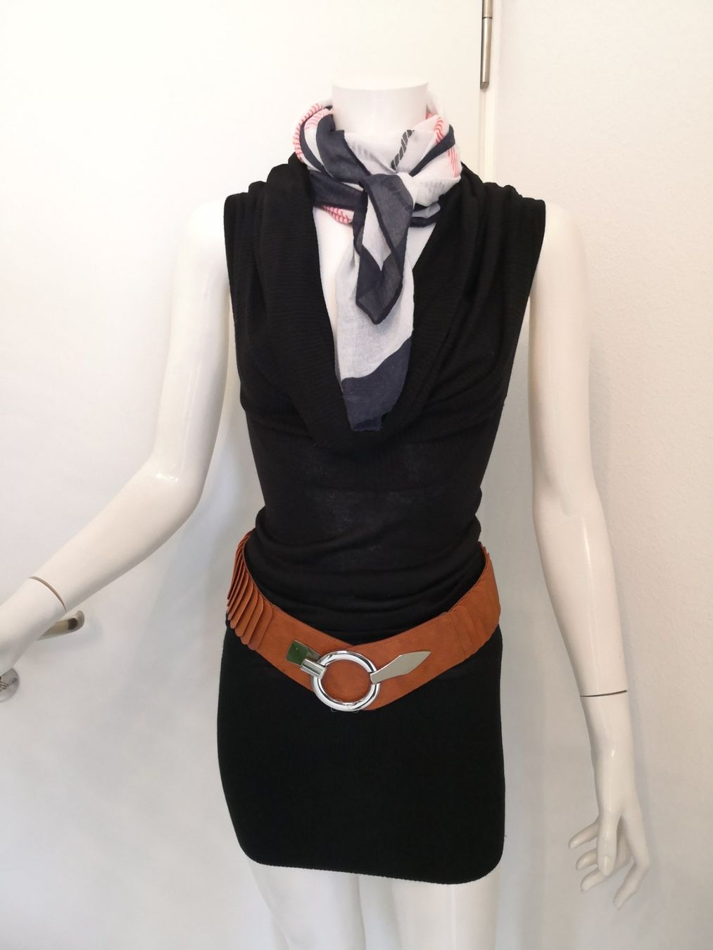 Opus Foulards, Tücher & Schals: 🤩OPUS SCHAL WEISS MIT MUSTER – Gebraucht aus Olten von Naja-Twins-Twins 5