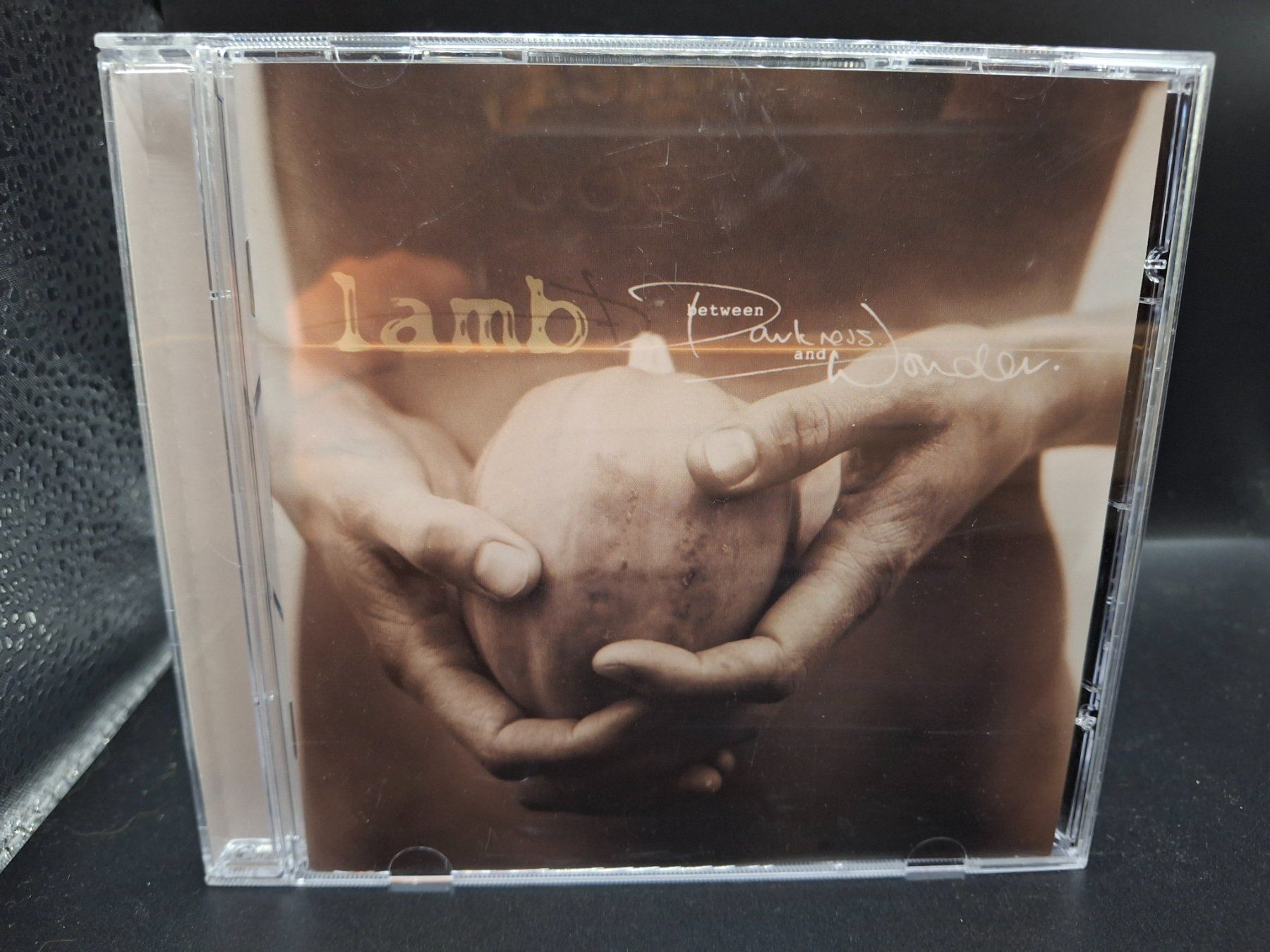 CDs: Lamb – Between Darkness And Wonder – Gebraucht aus St.Gallen von jalamusic