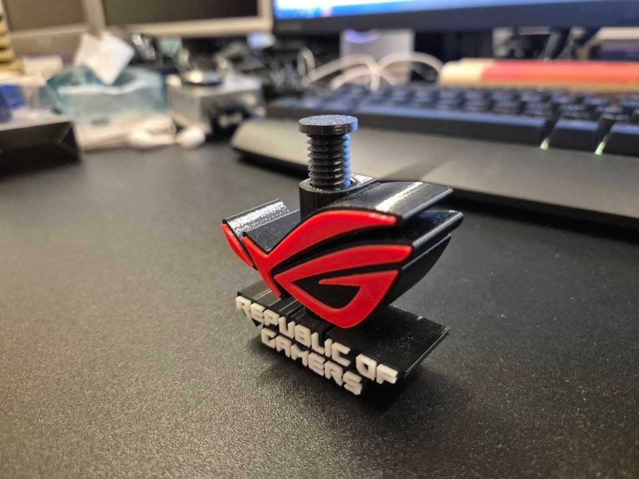 Schede grafiche: Neuer ASUS Rog Gaming Design GPU Grafikkarten Halterung – Nuovo e nell'imballaggio originale da Volketswil venduto da CinziaVolki 2