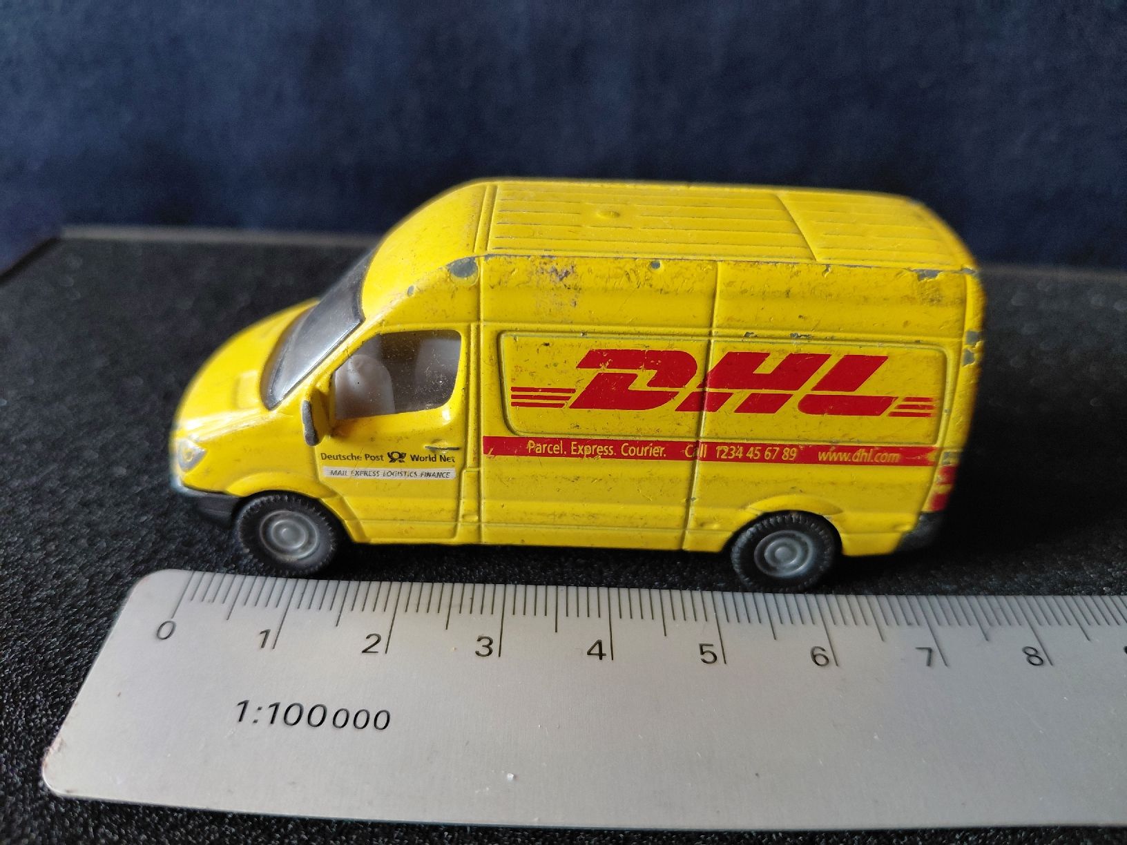 Siku Kits de montage: Siku Spielzeugauto DHL Transporter ca 1/70 – D'occasion à Heimiswil par Ayvi 1