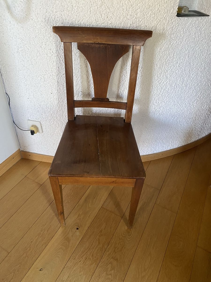Sedie: 4 Holzstühle antik – Usato da Muri b. Bern venduto da Chrigubern 4