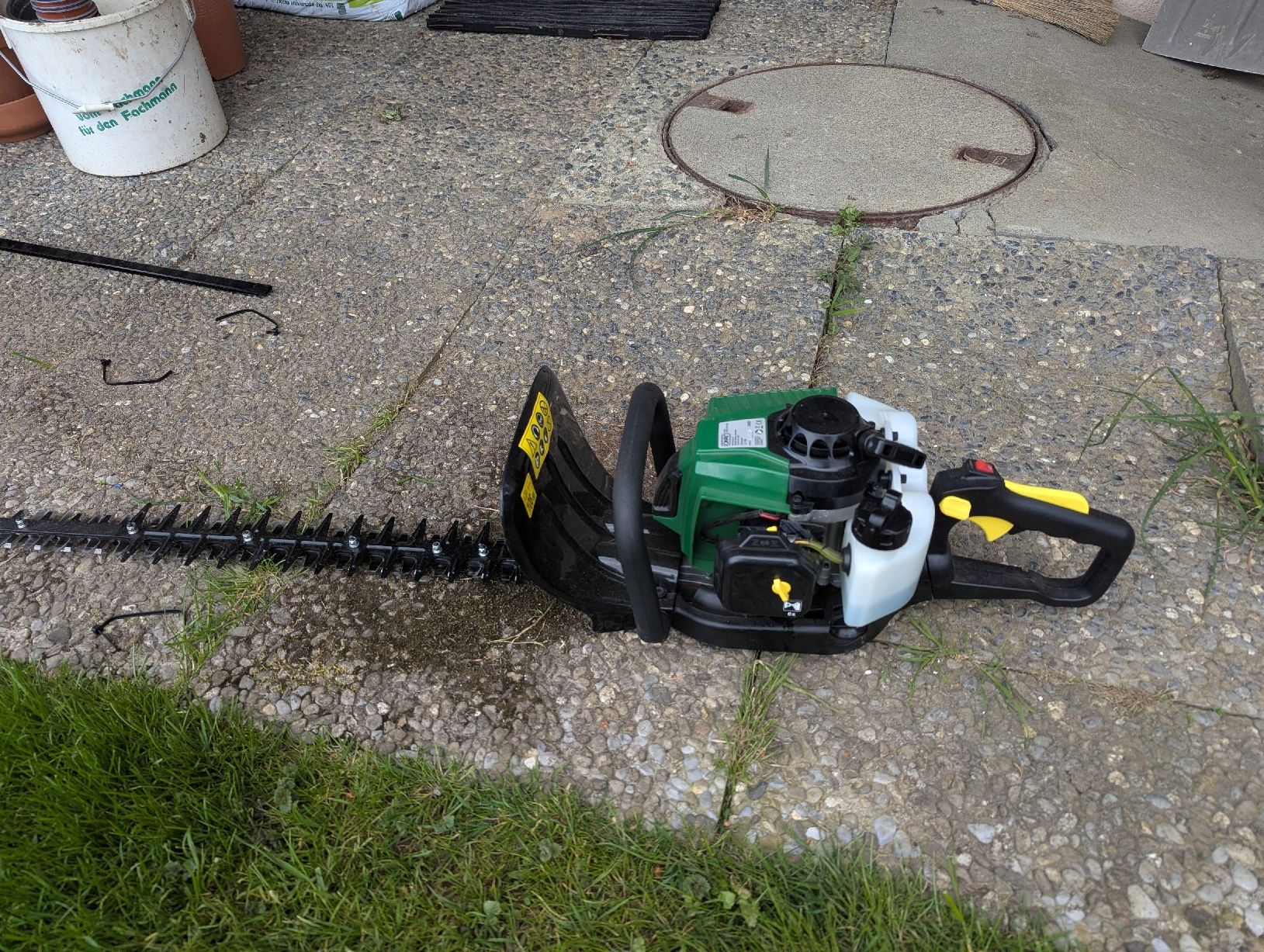 Toutes les machines: Heckenschere Okay Benzin 2T  – D'occasion à Sattel par AndreaChina