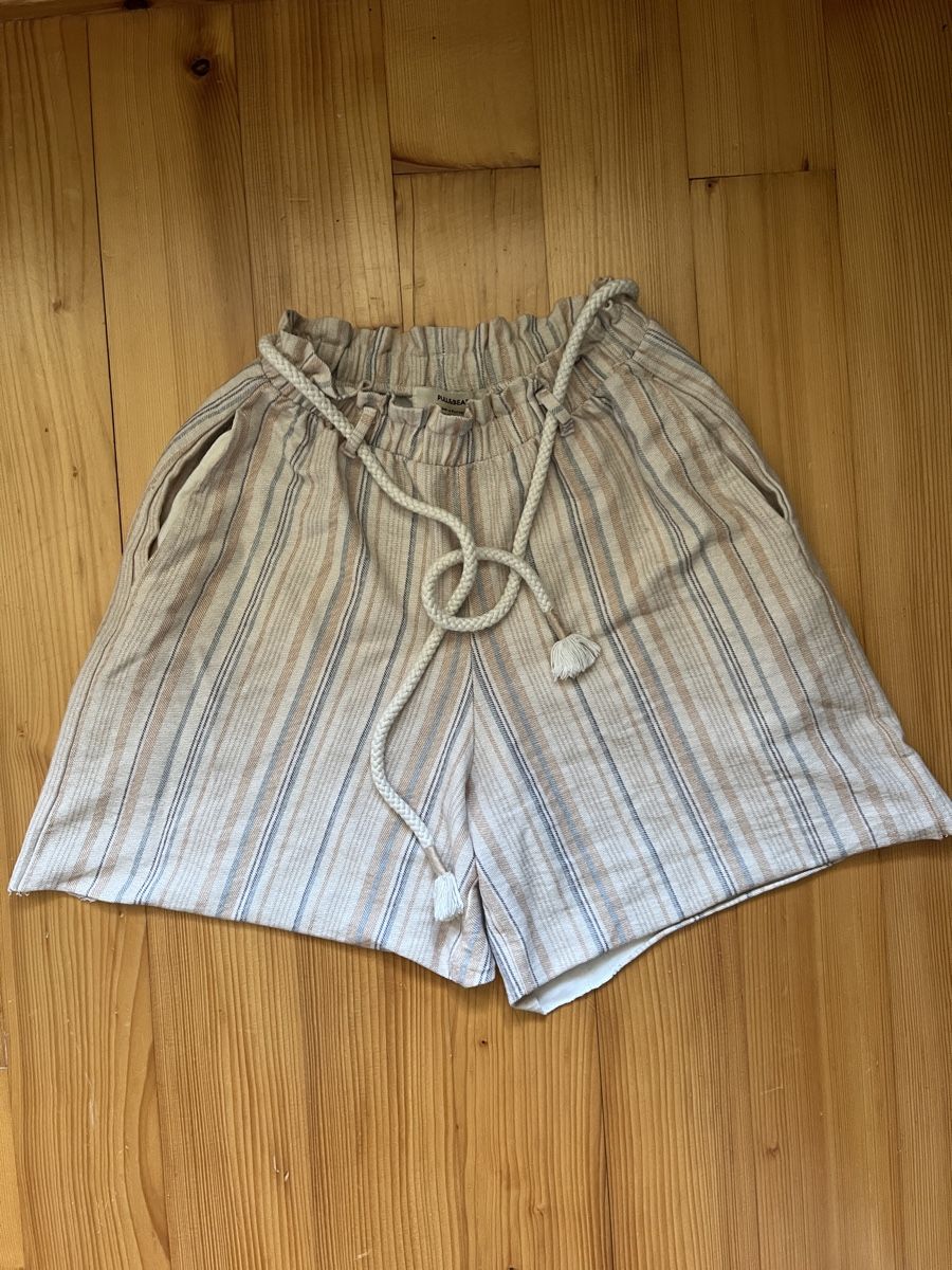 Pull&Bear Pantalons: Short Pull&Bear – D'occasion à Ogens par lau_z665
