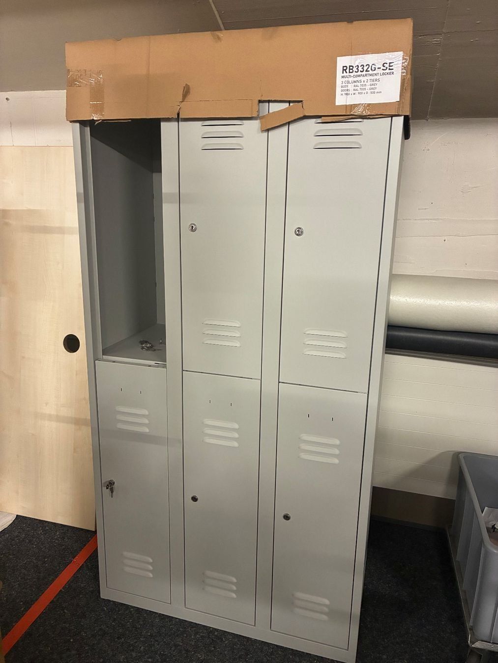 Guardaroba: Stahlschrank Garderobe abschliessbar – Nuovo (secondo la descrizione) da Burgdorf venduto da JaegBdorf