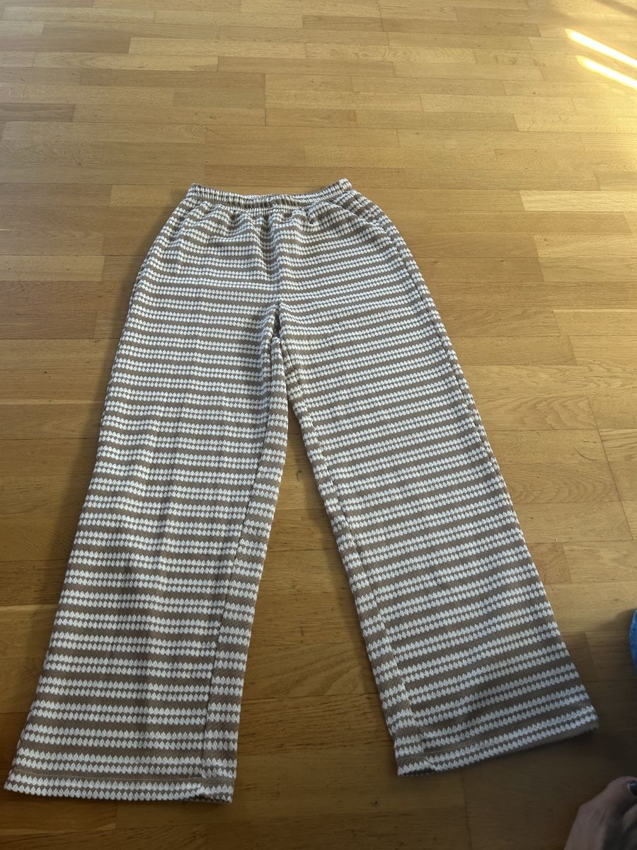 Pantaloni: Neue Hose gr s – Nuovo (secondo la descrizione) da Allschwil venduto da selake990673
