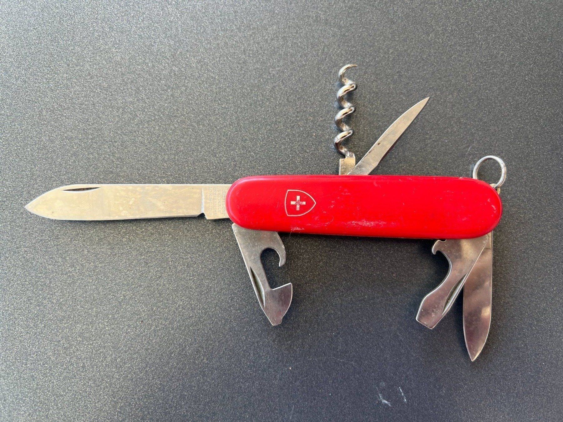 Victorinox Taschenmesser: Sackmesser Victorinox Taschenmesser rot – Gebraucht aus Balzers von Alannah 1