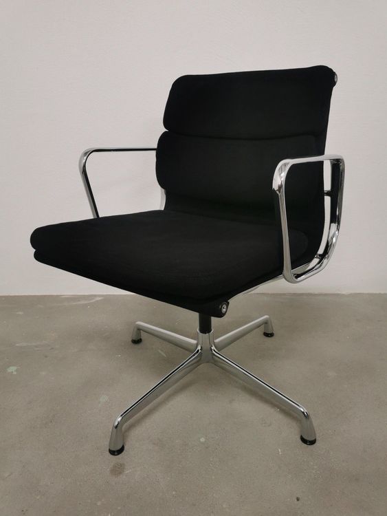 4x Vitra Eames Aluminium Chair EA 208 Hopsak schwarz 6
