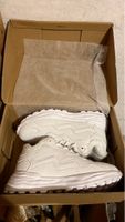 Damen Sneaker gefuettert weiss neuwertiger Zustand