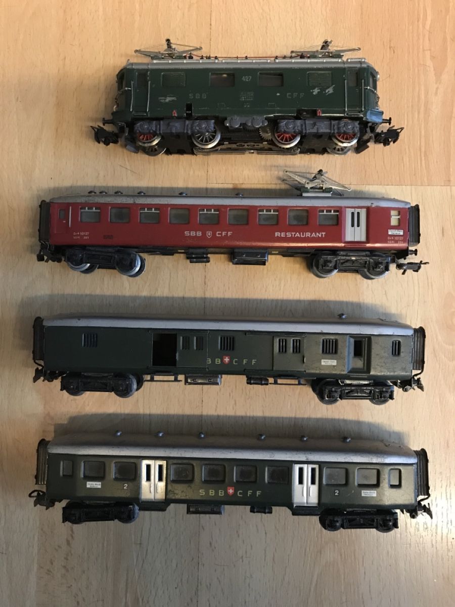 Märklin Modellini di ferrovie: Märklin RET800 mit SBB Wagen – Usato da Zürich venduto da Kiron