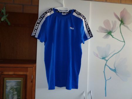*** T-Shirt *** / von FILA / Neu / Baumwolle ab 1.00