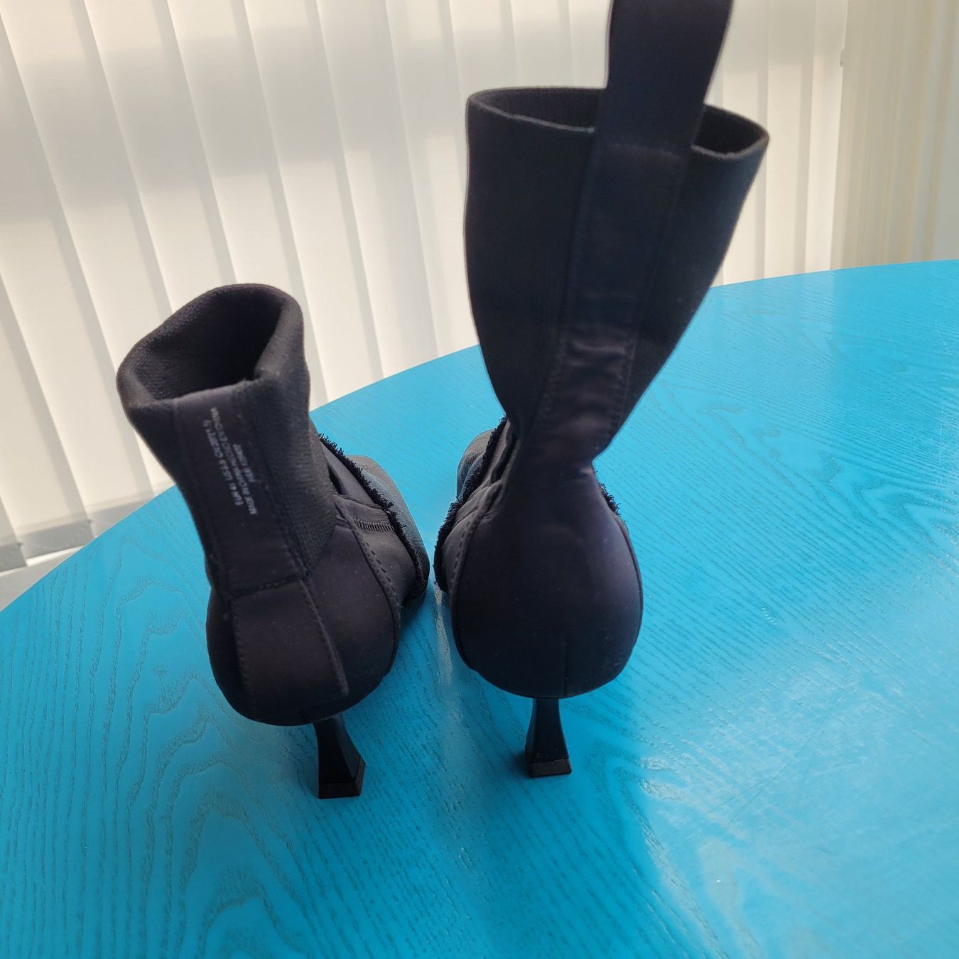 H&M Scarpe da donna: Schwarze Stoff-Stiefeletten, Grösse 41, Stretch, elegant – Nuovo (secondo la descrizione) da SCHÜBELBACH venduto da CoKaHa 3