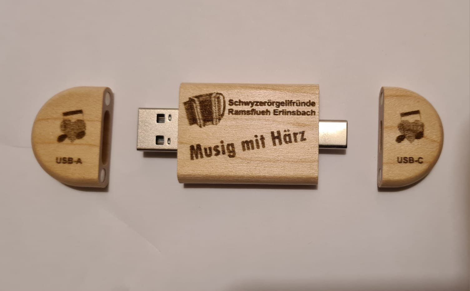 CD: Schwyzerörgeli-Fründe RAMSFLUE Jubiläums-Stick – Nuovo e nell'imballaggio originale da Schönenwerd venduto da edursu 3