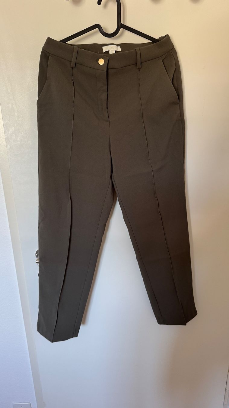 H&M Pantaloni: H&M Hose Khaki Gr. 38 – Nuovo (secondo la descrizione) da Luzern venduto da Ecila007