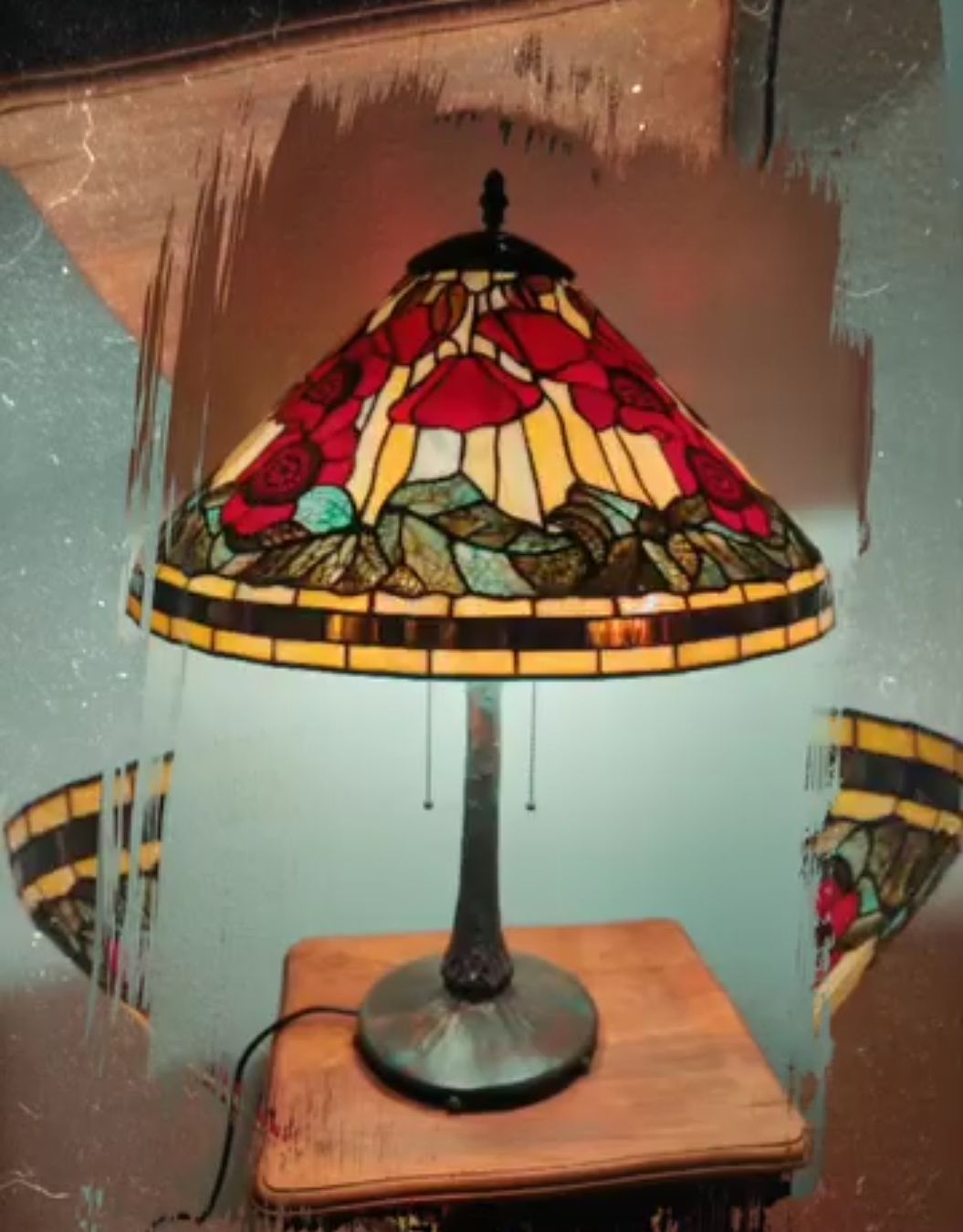 Lampes: Tischlampe Tiffany Stil Mohnblumen Muster – D'occasion à Volketswil par rerererarara