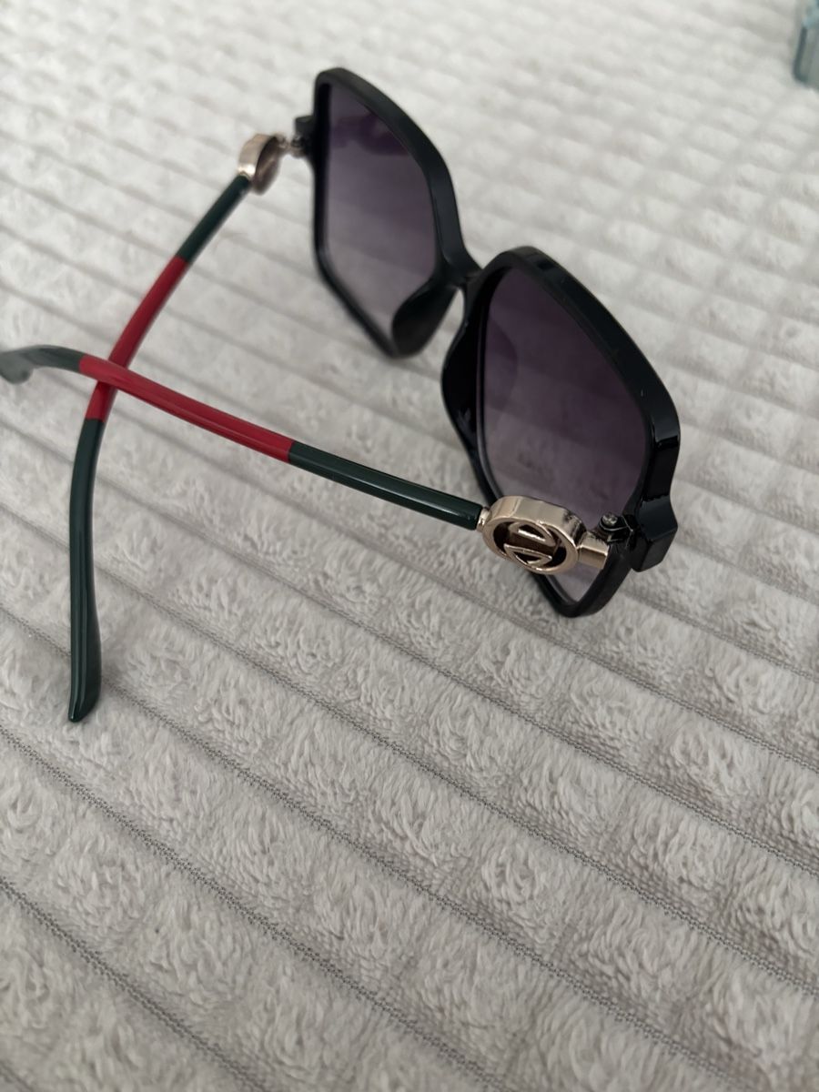 Occhiali & Lenti: Sonnenbrille  – Usato da Zug venduto da Biki72