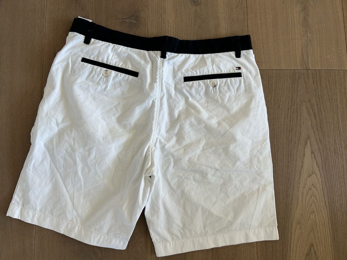 Tommy Hilfiger Pantaloni: Tommy hilifiger grösse 34 – Usato da Rümlang venduto da Jennyanna 1