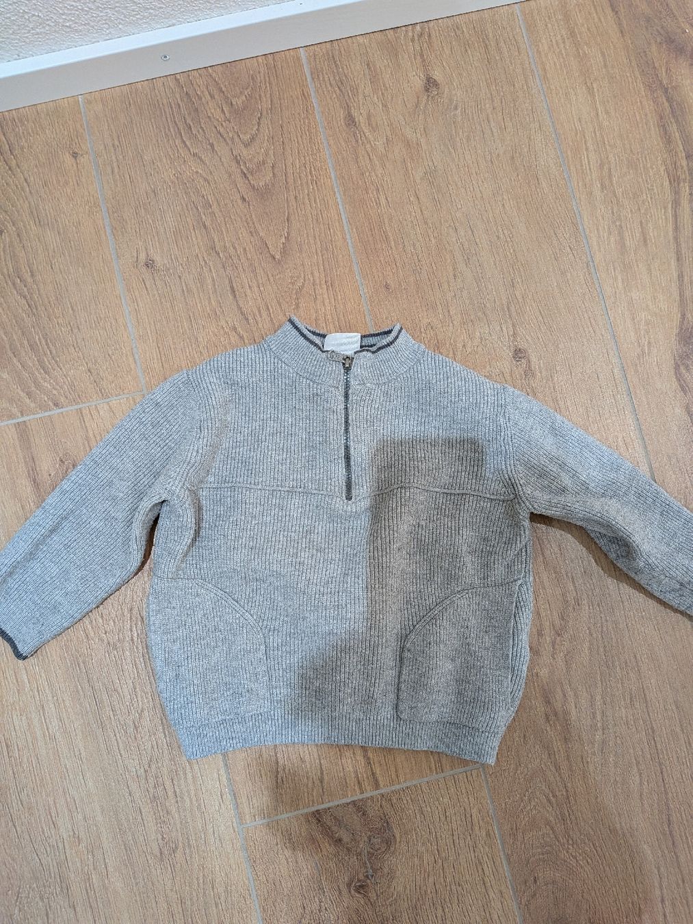 Zara Pulls et sweat-shirts: Zara Pullover Grösse 86 – D'occasion à Eschenbach SG par SanFranciscoCalifornia